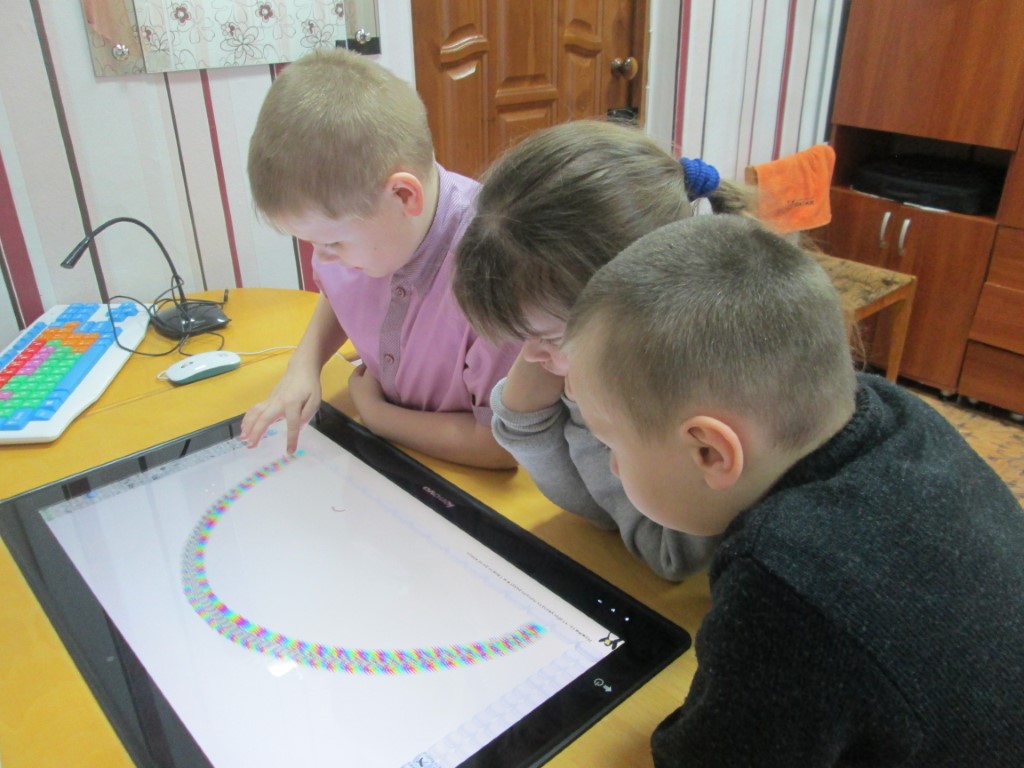 Клуб «Мы вместе»  начал свою работу в отделении по работе с семьей и детьми