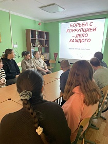 Вместе против коррупции: Беседа с получателями социальных услуг 